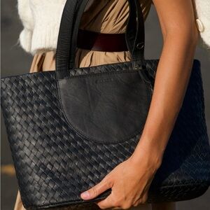 Mandrn Woven Andie Tote Excellent condition